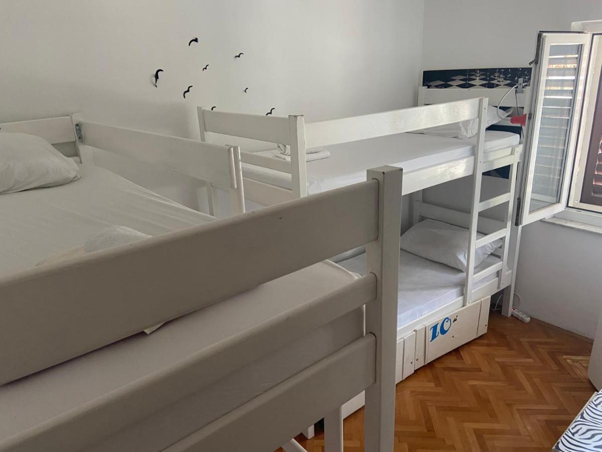 Hostel Omis Exterior photo
