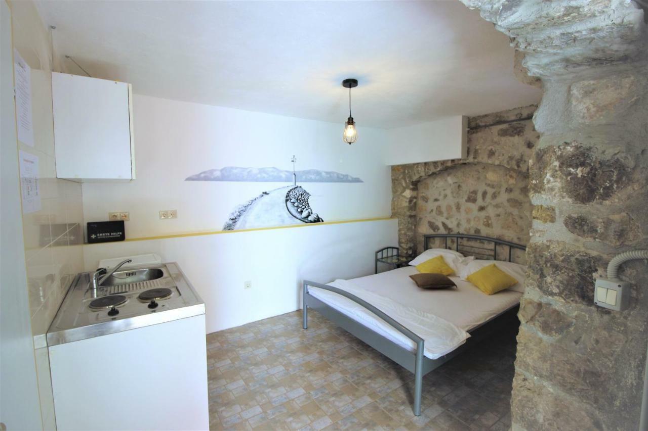 Hostel Omis Exterior photo