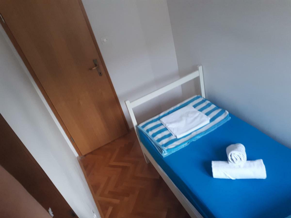 Hostel Omis Exterior photo